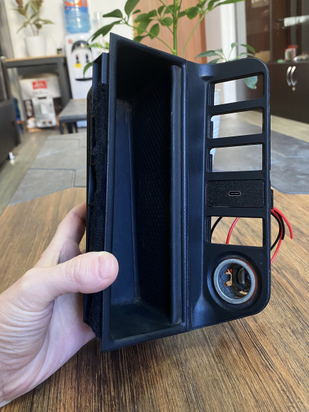 Блок зарядки USB-C 65W для BMW E36