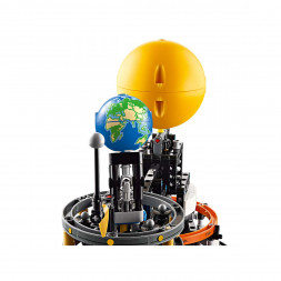Конструктор LEGO Technic 42179 Планета Земля и Луна на орбите