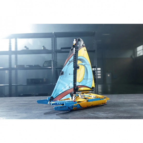 Конструктор LEGO Technic 42074 Гоночная яхта в Махачкале