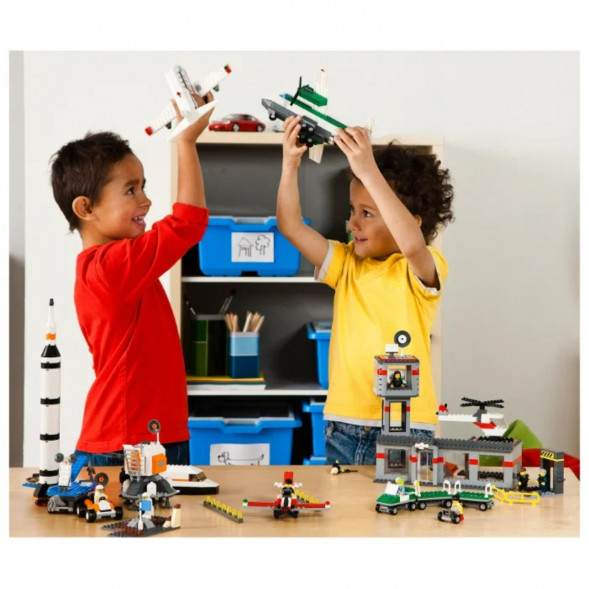 Конструктор LEGO Education 9335 Космос и аэропорт 