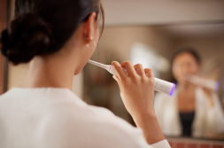Электрическая зубная щетка Philips Sonicare Series 7100 HX7420/01 (белая)