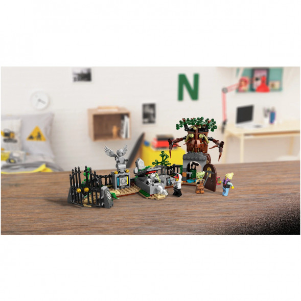 Конструктор Lego Hidden Side 70420 Загадка Старого Кладбища